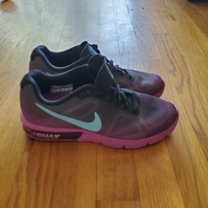Nike Air Max Sequent